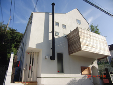 左が住宅入口・右がクリニック入口